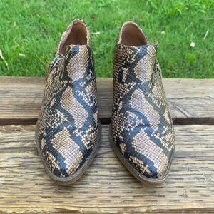 Women’s Chelsea & Violet Ava Ankle Booties